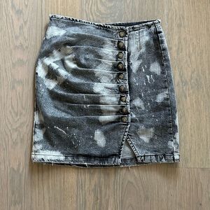 Retrofete denim Willa skirt. Black/gray wash. Size XS.